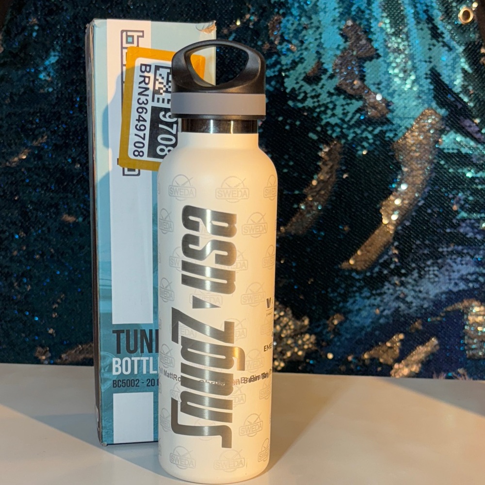 Tundra Stainless Steel Copper Water Bottle 20 oz White NWT - Picture 2 of 11